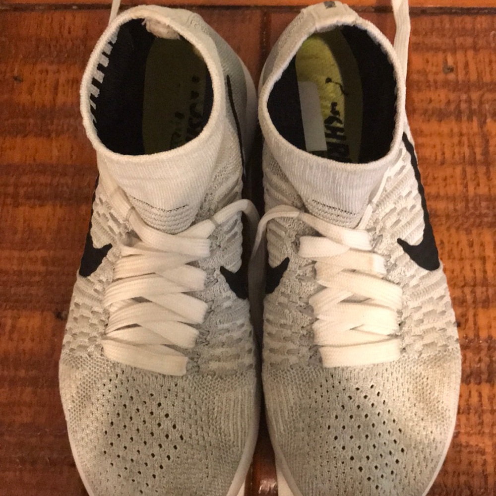 Nike Lunarepic women’s shoes! Size 5! - Picture 5 of 6